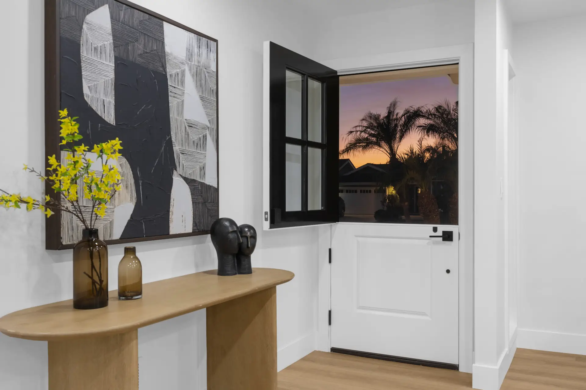 3612 Kempton – Los Alamitos